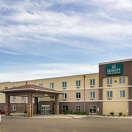 Quality Inn & Suites Minot Exterior photo